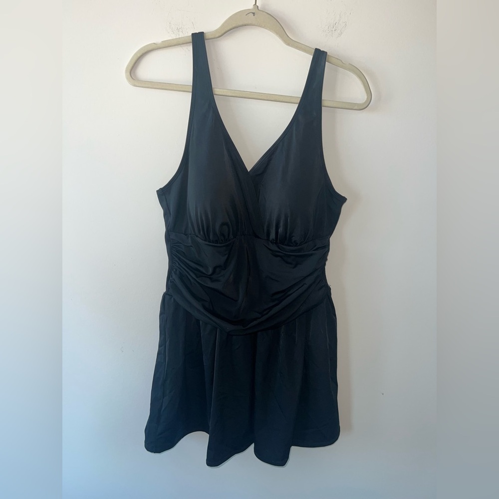 D&Co Beach QVC Black Skirted One Piece Swimsuit Sz 16